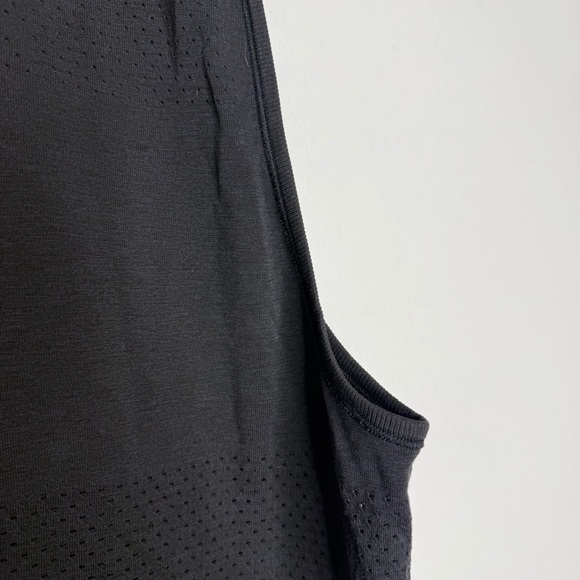 Lululemon Breeze Back Muscle Tank Black Size 12 - Picture 2 of 5